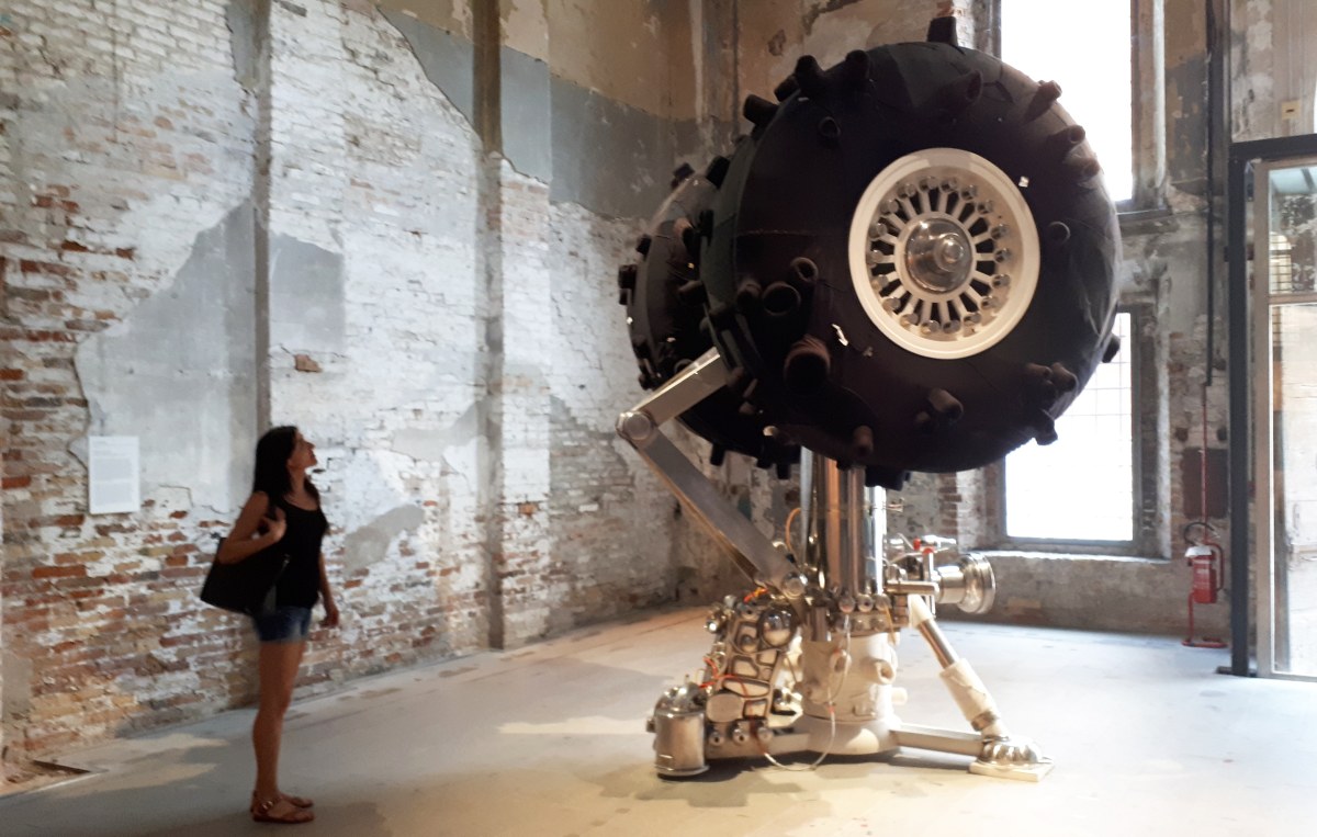 "Nowhere to Land" (2012) by Yin Xiuzhen