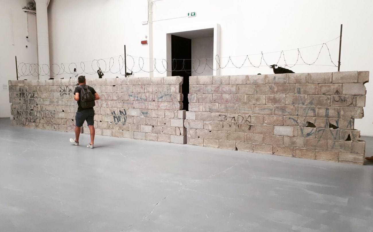 "Muro Ciudad Juarez" (2010) by Teresa Margolles @ Biennale Arte 2019