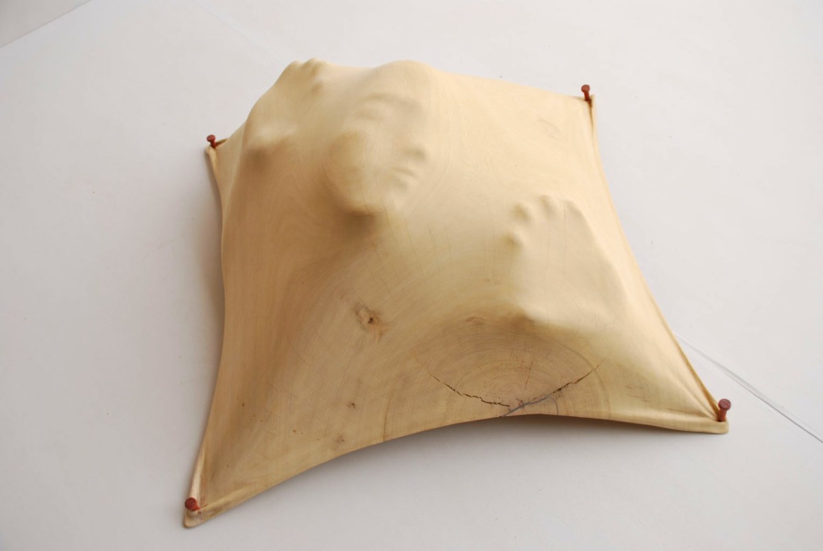 “Inner Turmoil” (2009), 85 x 85 x 30cm byTung Ming-Chin