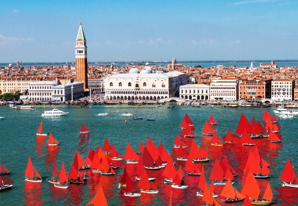 "Red Regatta" by Melissa McGill @ Biennale Arte 2019 "Red Regatta" by Melissa McGill @ Biennale Arte 2019