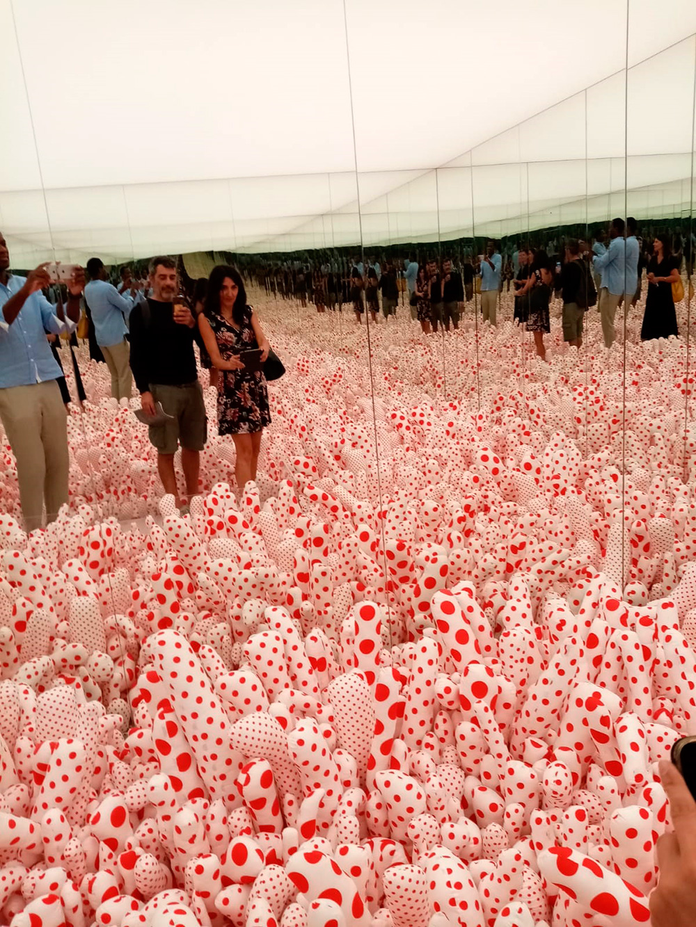 Infinity Mirror Room by Yayoi Kusama @ Foundation Louis Vuitton