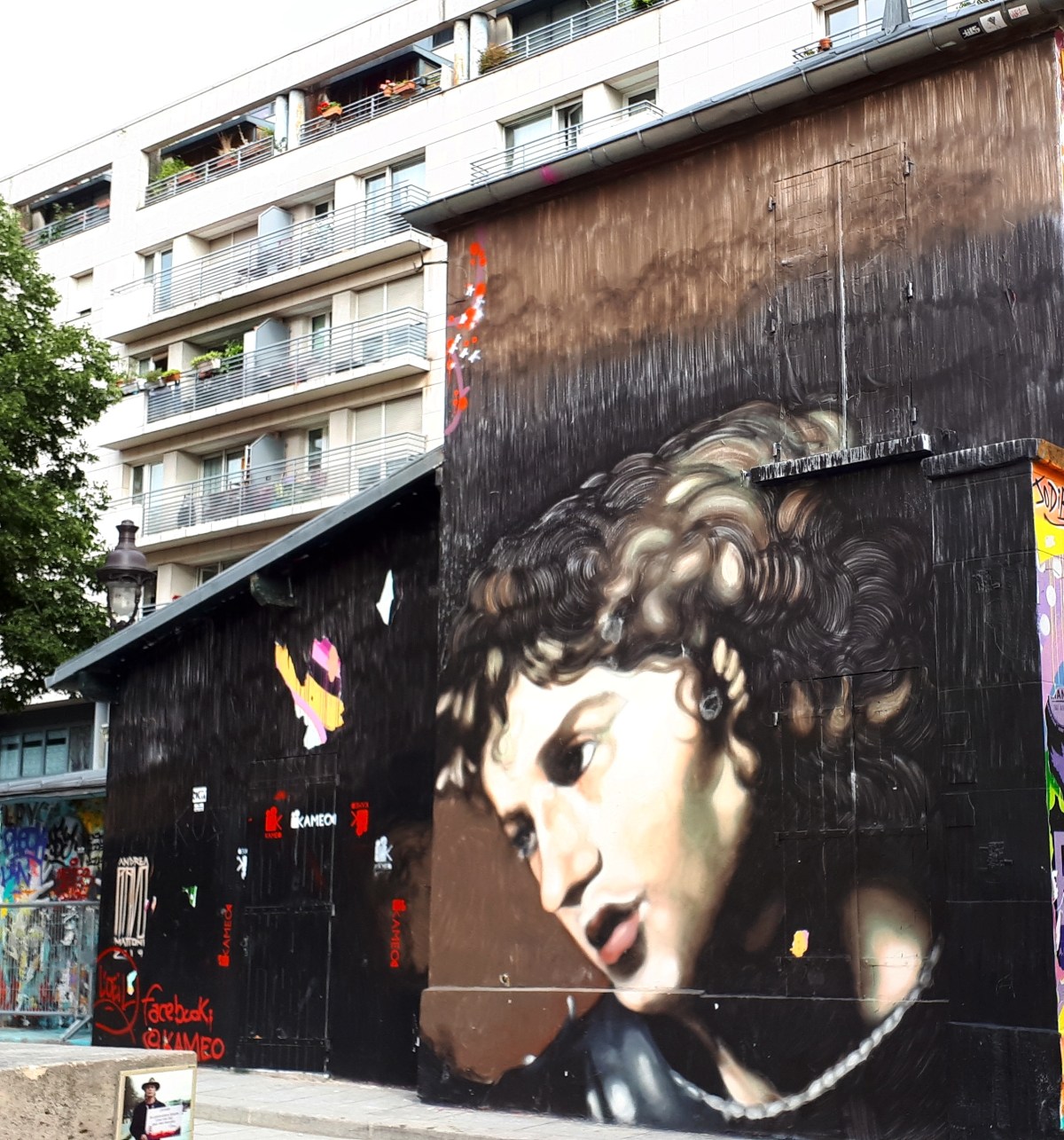 Street art by Andrea Ravo Mattoni @ Quai de la Loire