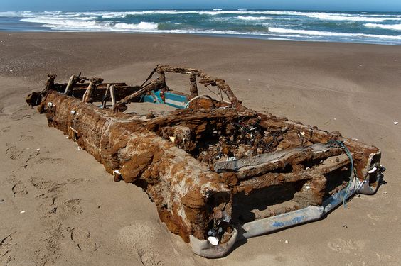 Pontiac Bonneville abbandonata a Morro Bay, California