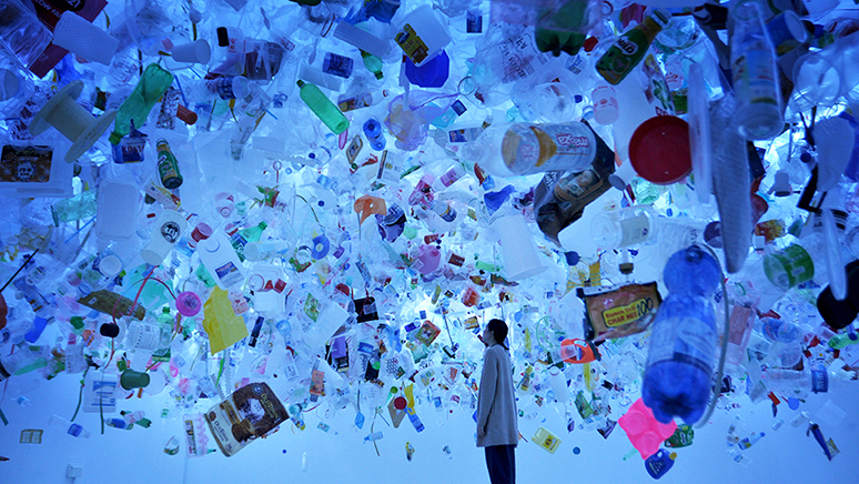 "Plastic Ocean” (2016) by Tan Zi Xi @ Singapore Art Museum