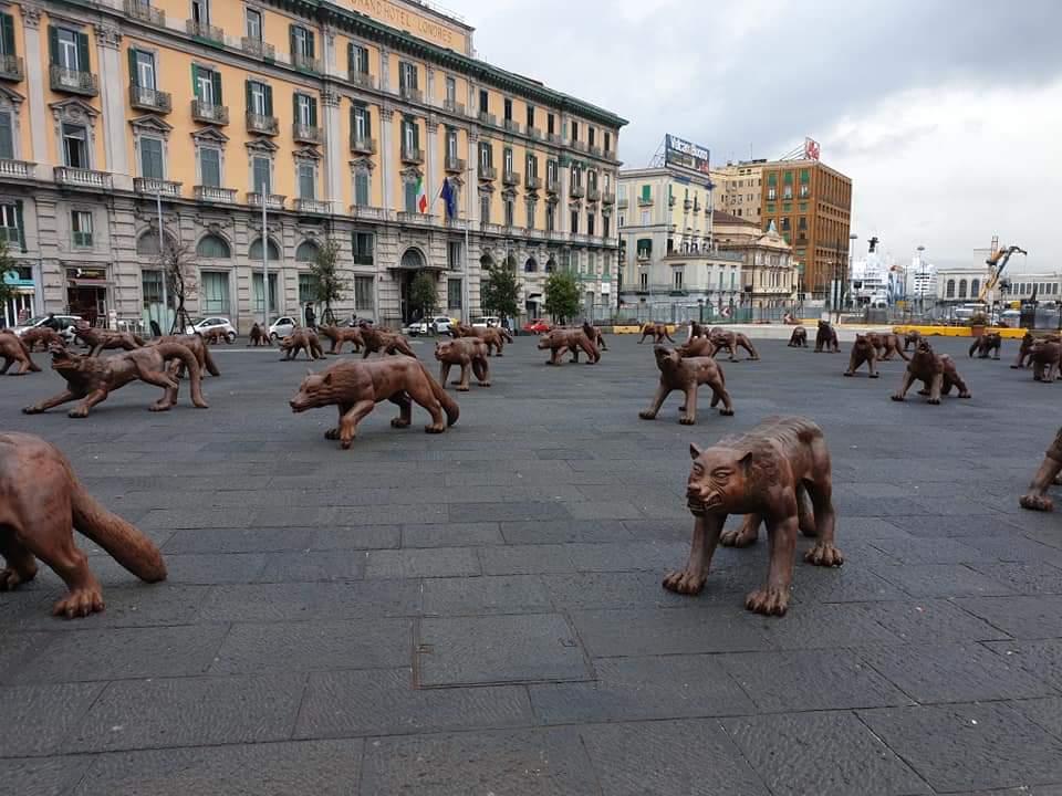 "Wolves Coming" by Liu Ruowang @ Napoli