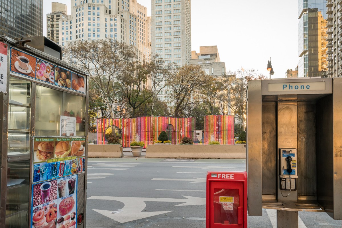"Ziggy" by Hou de Sousa @ Flatiron Building, New York