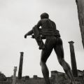 Kenro Izu, Tempio di Apollo, Pompei, 2016. Courtesy Fondazione Modena Arti Visive