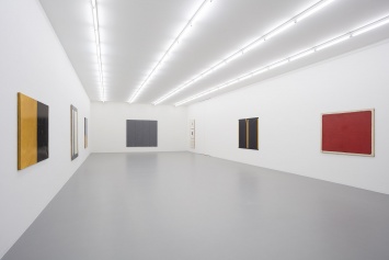 Installation view: Qualcos'altro, Gió Marconi, 2020