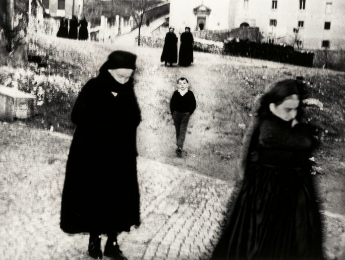 Mario Giacomelli, Scanno 1959 © Archivio Mario Giacomelli – Simone Giacomelli