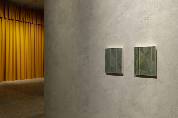 “Storytelling”,  Liu Ye , 30.1 – 28.9.2020, Fondazione Prada, Milano, Foto: Roberto Marossi, courtesy Fondazione Prada: Da sinistra a destra, Liu Ye , Composition with bamboo No.1, 2007 Acrilico su tela, 40 x 30 cm , Collezione Privata, Pechino e Liu Ye , Composition with bamboo No.2, 2007 , Acrilico su tela,  40 x 30 cm , Collezione Fu Ruide, Amsterdam