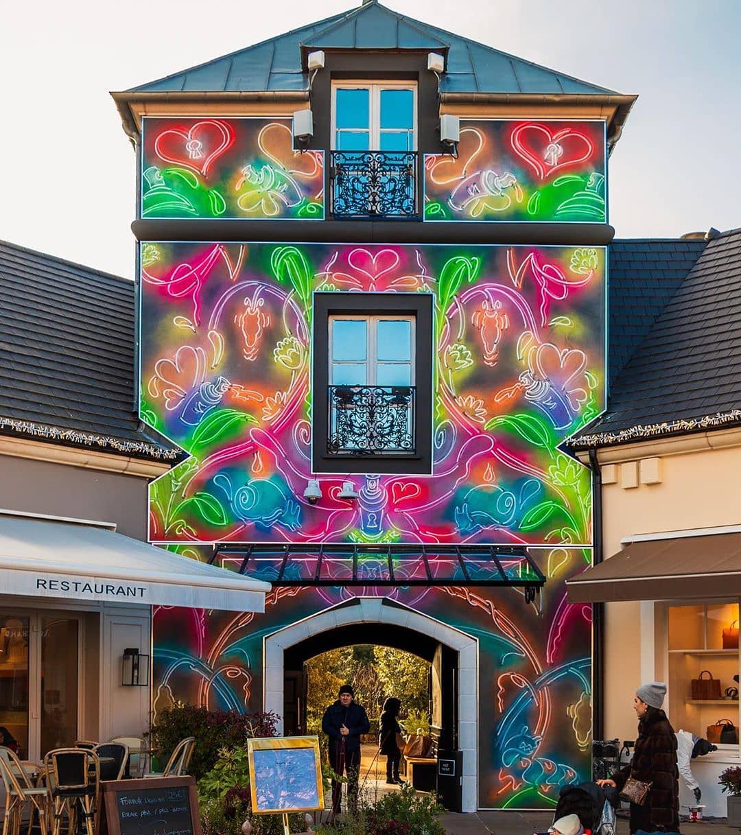 Straker @ Paris, France