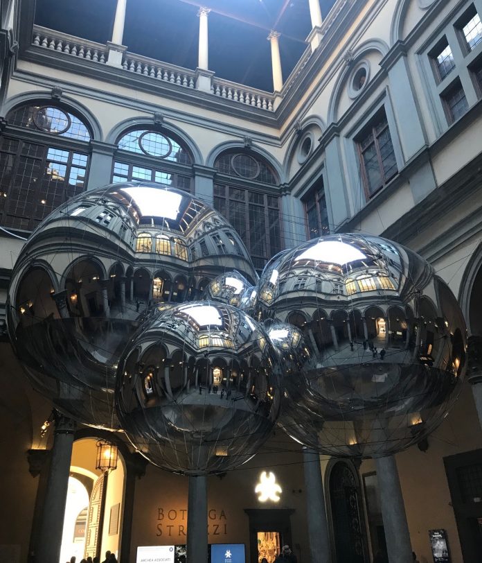 Tomás Saraceno, Aria, installation view, Palazzo Strozzi, 2020, ph SC, courtesy l’artista e Palazzo Strozzi