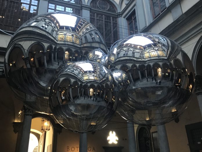 Tomás Saraceno, Aria, installation view, Palazzo Strozzi, 2020, ph SC, courtesy l'artista e Palazzo Strozzi