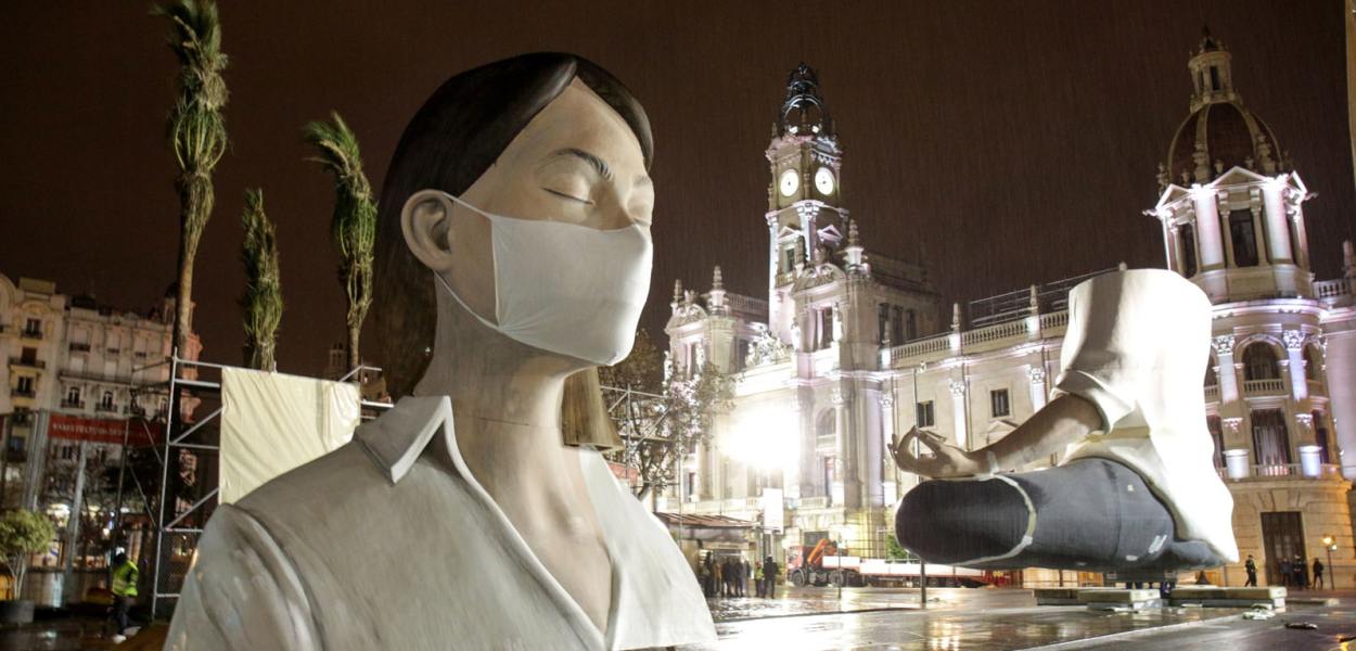 "Esto tambien pasará" by Escif @ Las Fallas Festival, Valencia