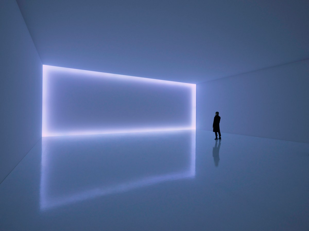 Installation view, Doug Wheeler, 49 Nord 6 Est 68 Ven 12 FL, David Zwirner, New York, 2020