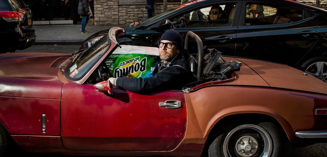Ian Johnstone, quarantotto anni, paraprofessionista dell'educazione. Costco, East Harlem. Fotografia di Dina Litovsky