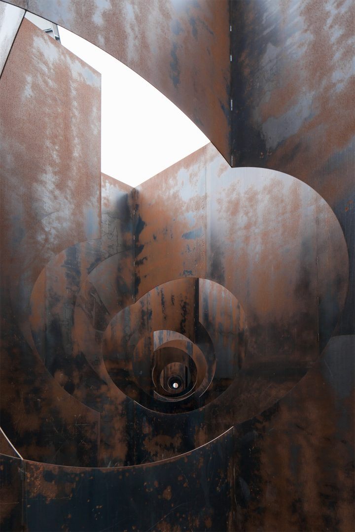 Labyrinth by Gijs Van Vaerenbergh