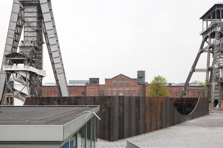 Labyrinth by Gijs Van Vaerenbergh