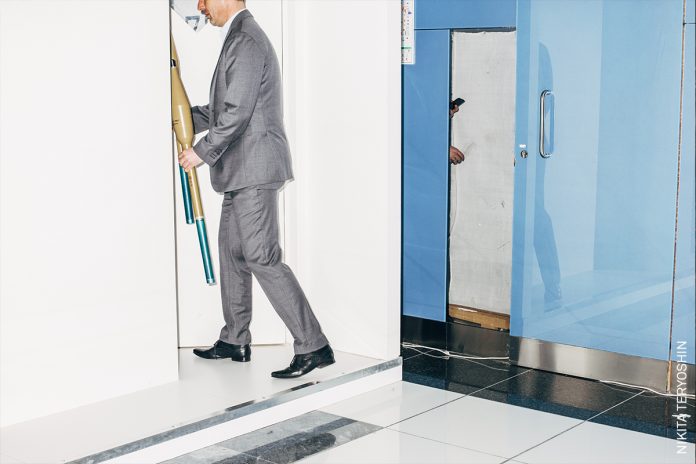 Contemporary Issues – Singles - Awakening Tomek Kaczor, Poland, for Duży Format, Gazeta Wyborcza - Nothing Personal – the Back Office of War Nikita Teryoshin, Russia