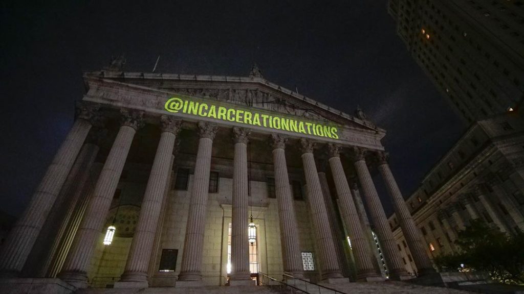 Hank Willis Thomas e Baz Dreisinger,The Writing on the Wall