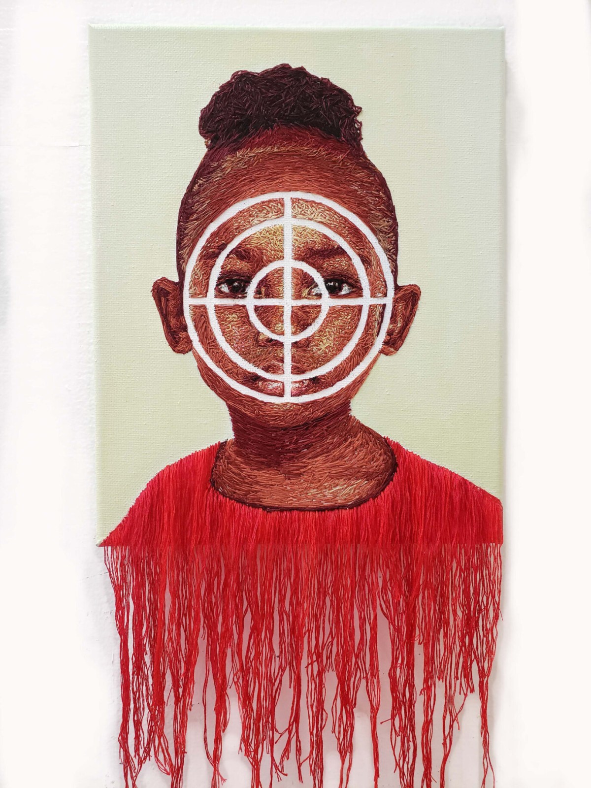 “Shooting Range Target” by Nneka Jones (2019), ricamo a mano su tela, 8 x 10 pollici.