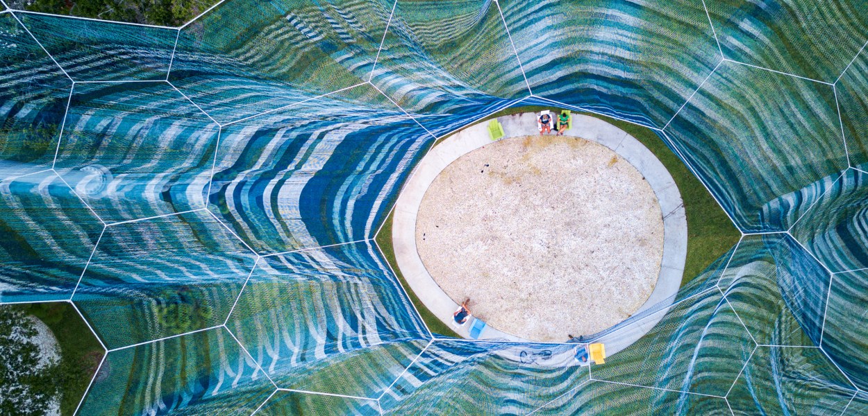 Bending Arc by Janet Echelman @ St Petersburg, USA