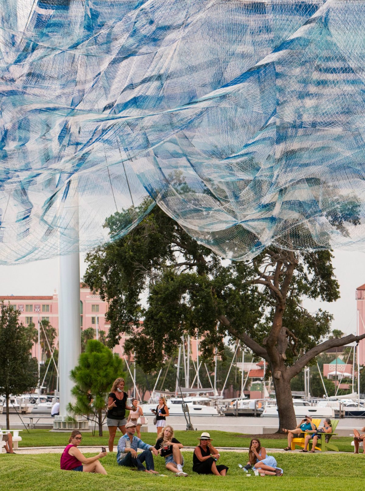 Bending Arc by Janet Echelman @ St Petersburg, USA