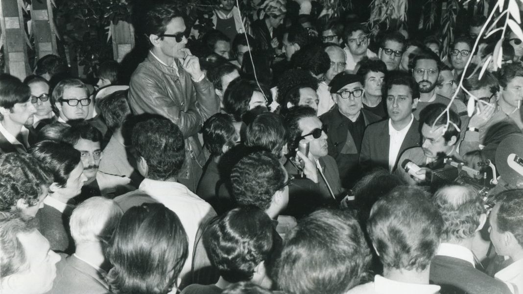 Manifestazione e contestazioni alla Mostra del Cinema (in foto: Pier Paolo Pasolini e Cesare Zavattini) 29. Mostra Internazionale d'Arte Cinematografica di Venezia, 1968 Fotografia: Giacomelli