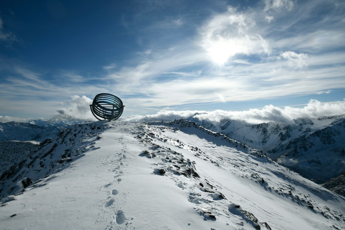 Our Glacial Perspectives by Olafur Eliasson. Il sito di installazione Our Glacial Perspectives in cima al ghiacciaio Hochjochferner in Alto Adige, Italia