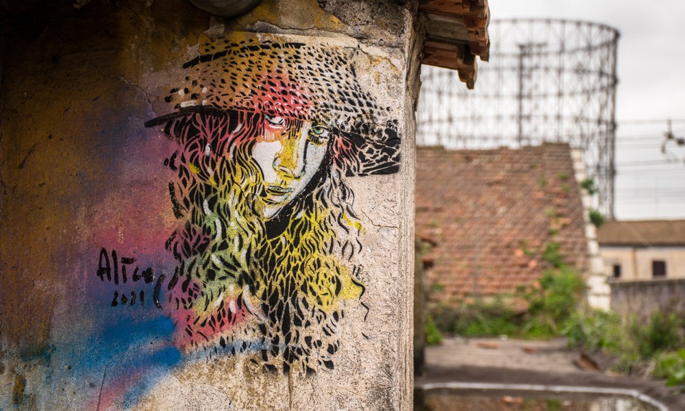Alice Pasquini @ Rome, Italy. Photo by Roberto Morgi