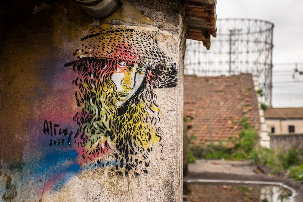 Alice Pasquini @ Rome, Italy. Photo by Roberto Morgi