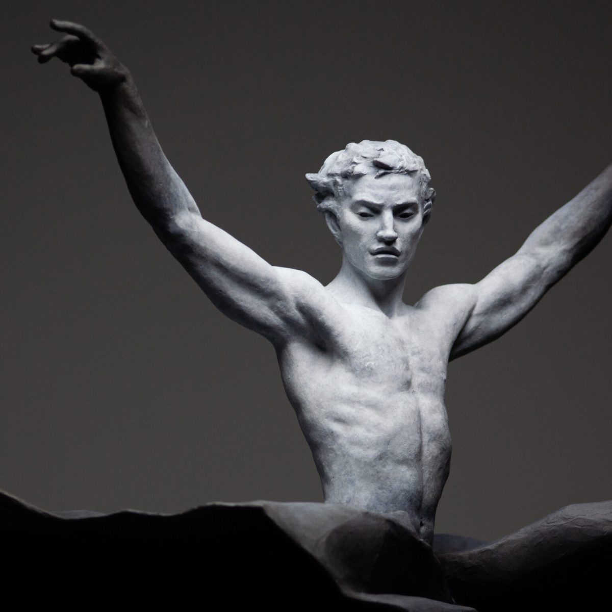 “Moonlight Shadow” (2019), bronze, 80 centimeters. By Coderch & Malavia