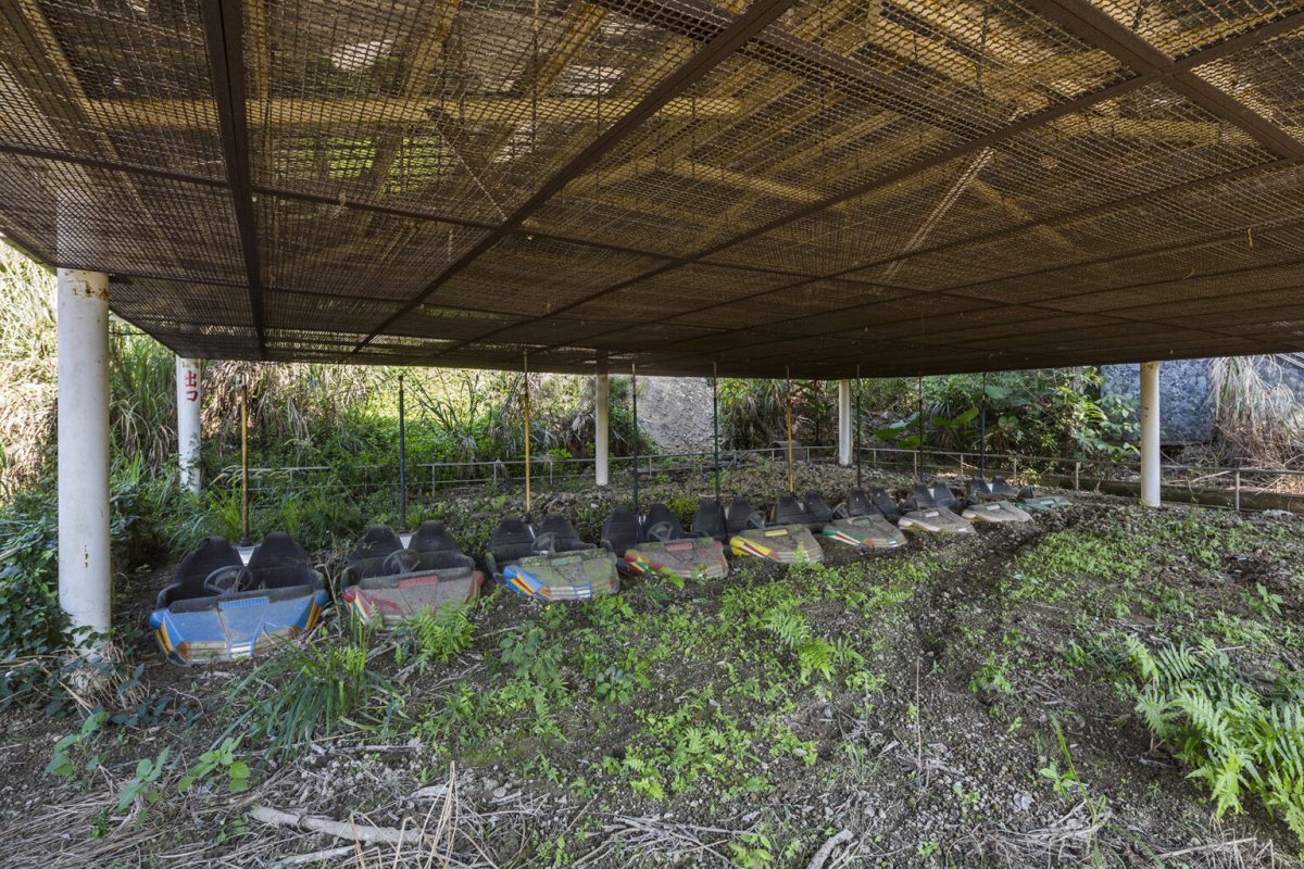 CimetiŠre de voitures, cimitero automobilistico di SuŠde, Svezia. Fotografia di Jonathan Jimenez aka Jonk