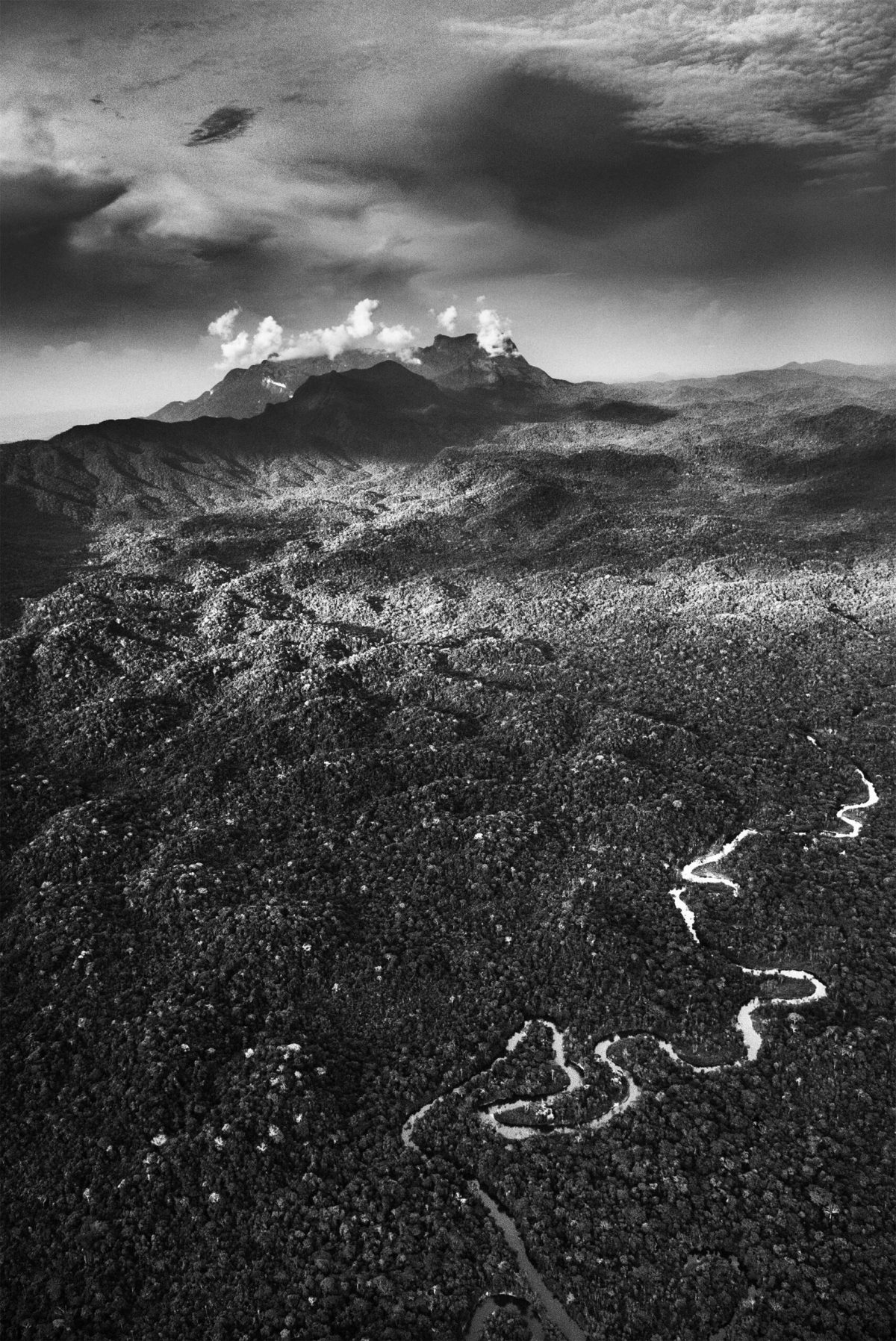 Il fiume Maiá nel Parco Nazionale Pico da Neblina, nella zona di São Gabriel da Cachoeira. Territorio Indigeno Yanomami. Stato dell'Amazzonia, 2018. Fotografia di Sebastião Salgado