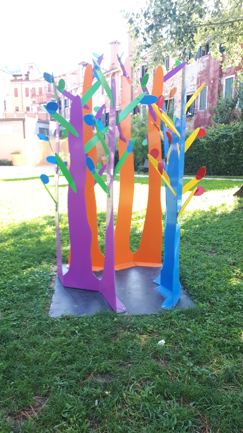 "Triffid V" di Andrée Valley ai Giardini di Marinaressa