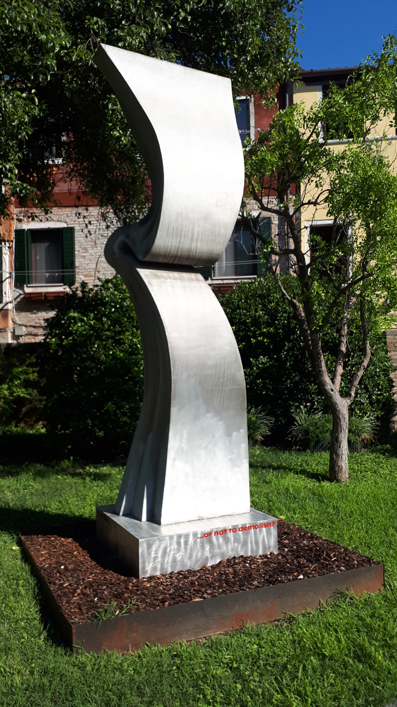 "Civil association Catch 5" di Jozef Fizel ai Giardini di Marinaressa