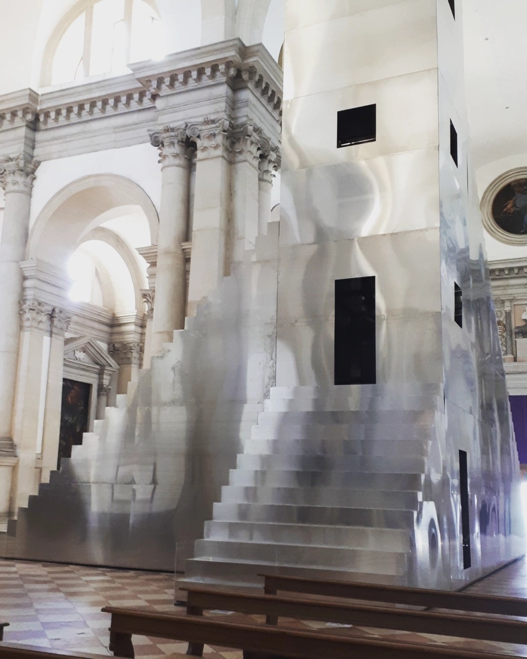 Alla Basilica Di San Giorgio Maggiore, nell'Isola Di San Giorgio, l'installazione "Scarch, the house to watch the sunset" dell'artista svizzero Not Vital