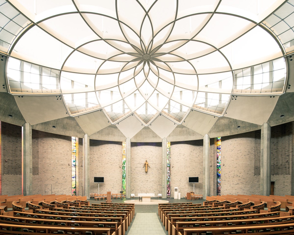 Thibaud Poirier. Saint Ignatius, Tokyo, Japan (Sakakura Associates, 1999)