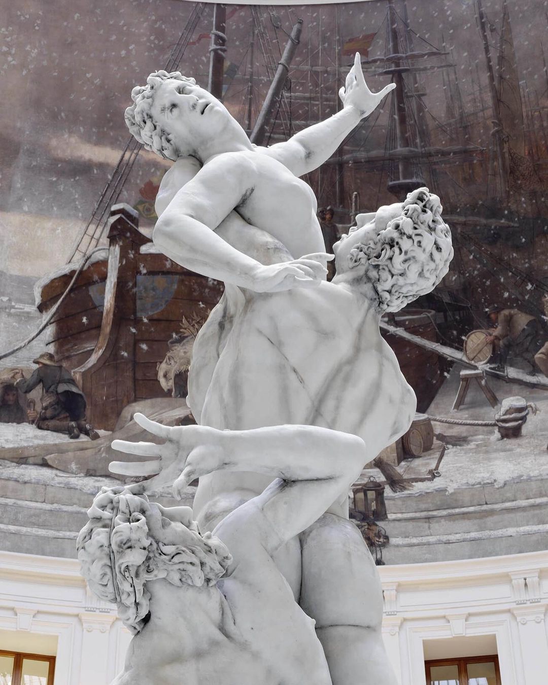 Urs Fischer brucia le sculture di cera alla Bourse de Commerce di Parigi