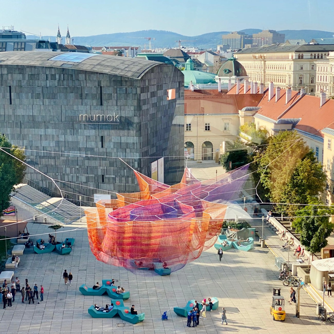 Janet Echelman. “Earthtime 1.78” (2021), Vienna