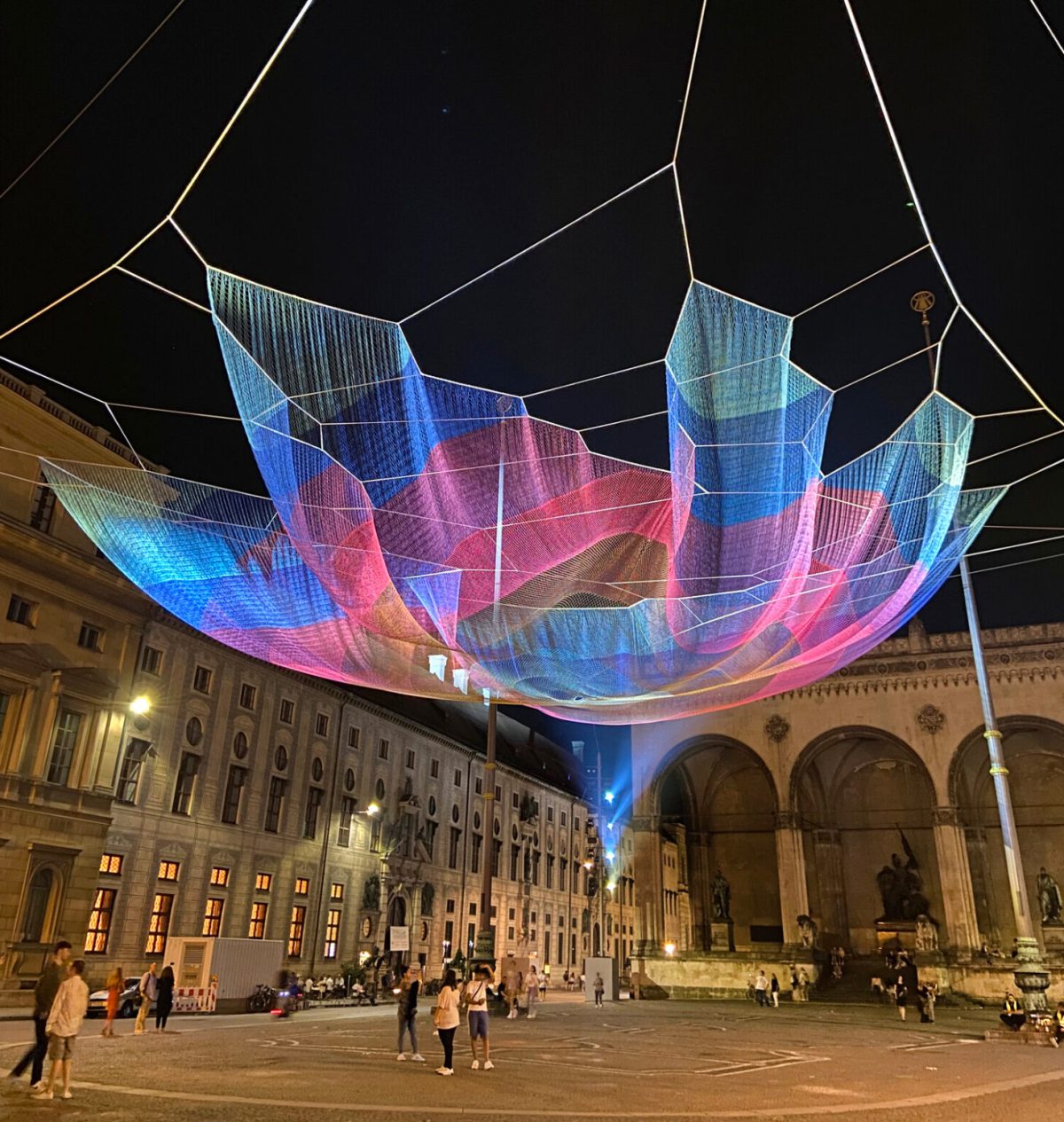 Janet Echelman. “Earthtime 1.26” (2021), Munich