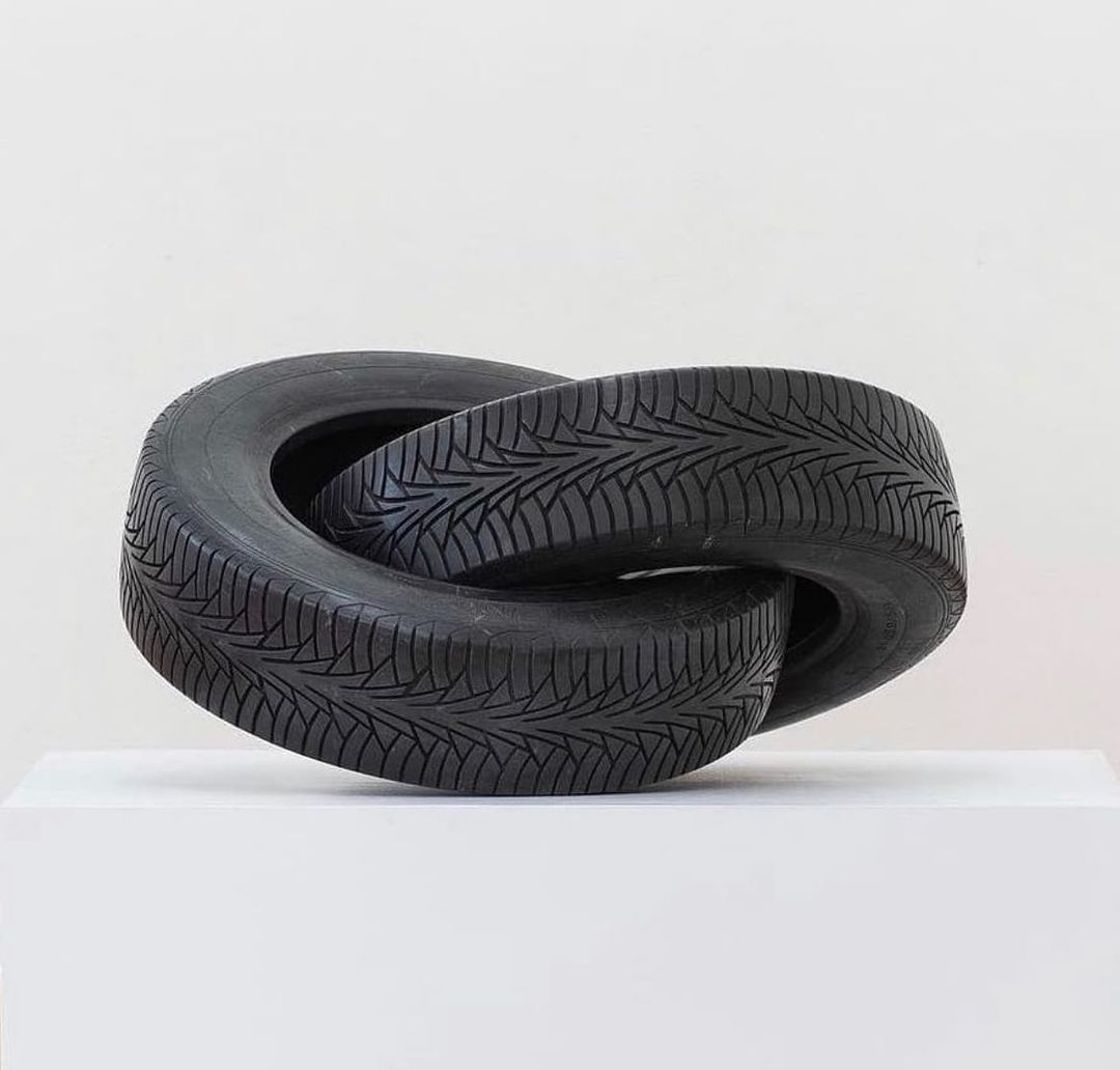 Marble sculpture by Fabio Viale