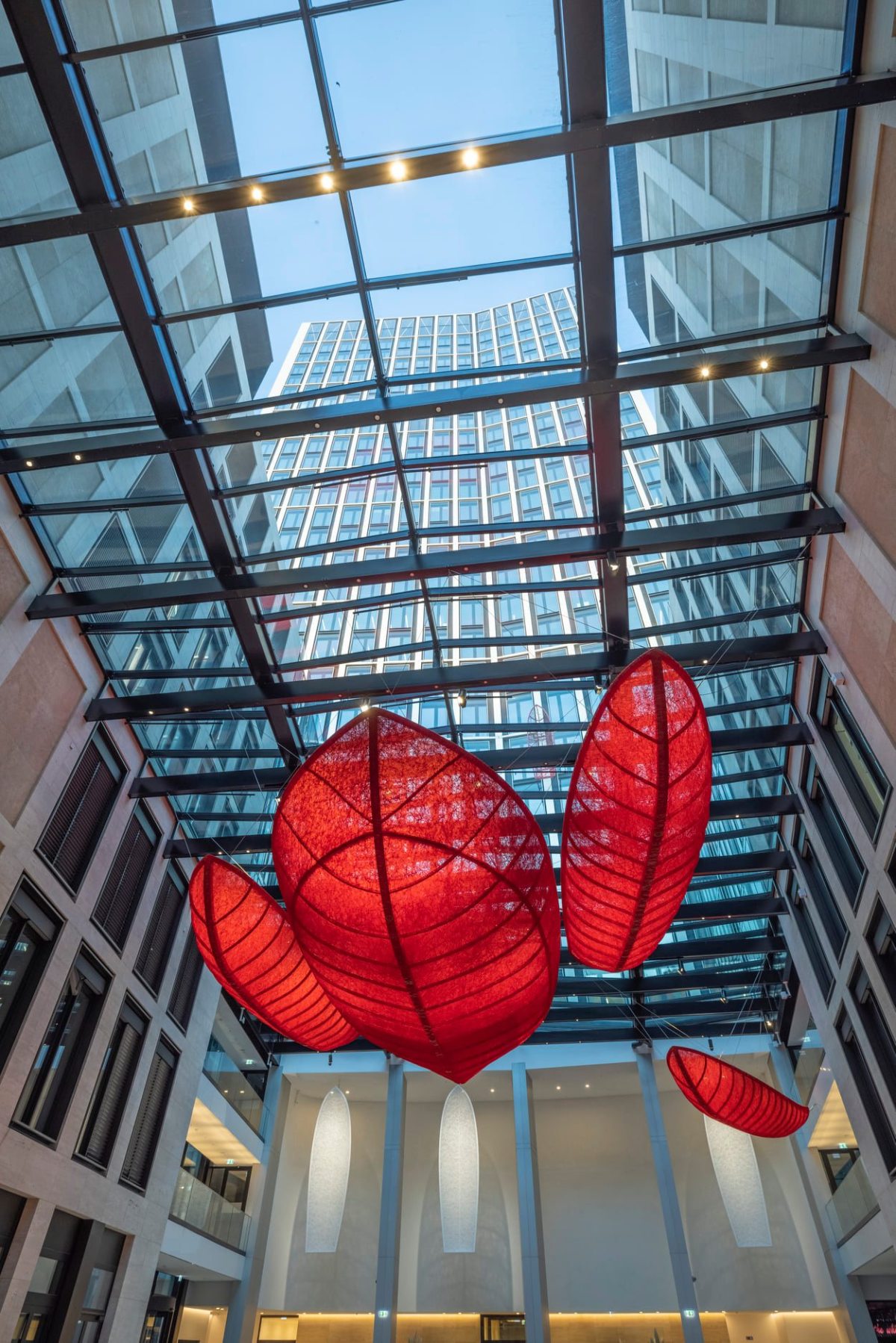 "Passage" by Chiharu Shiota @ the Winx Tower in Frankfurt/ Main