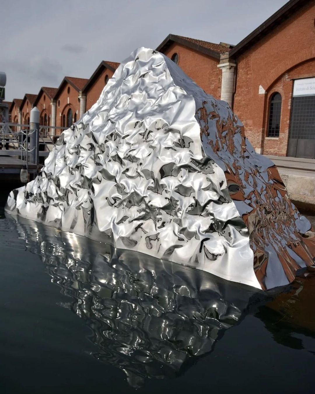 "Luce, la Rinascita di Venezia" by Helidon Xhixha "Luce, la Rinascita di Venezia" by Helidon Xhixha