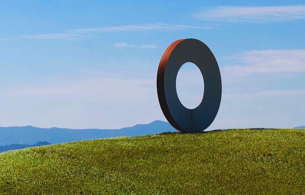 "Il fascino del cerchio" by Mauro Staccioli