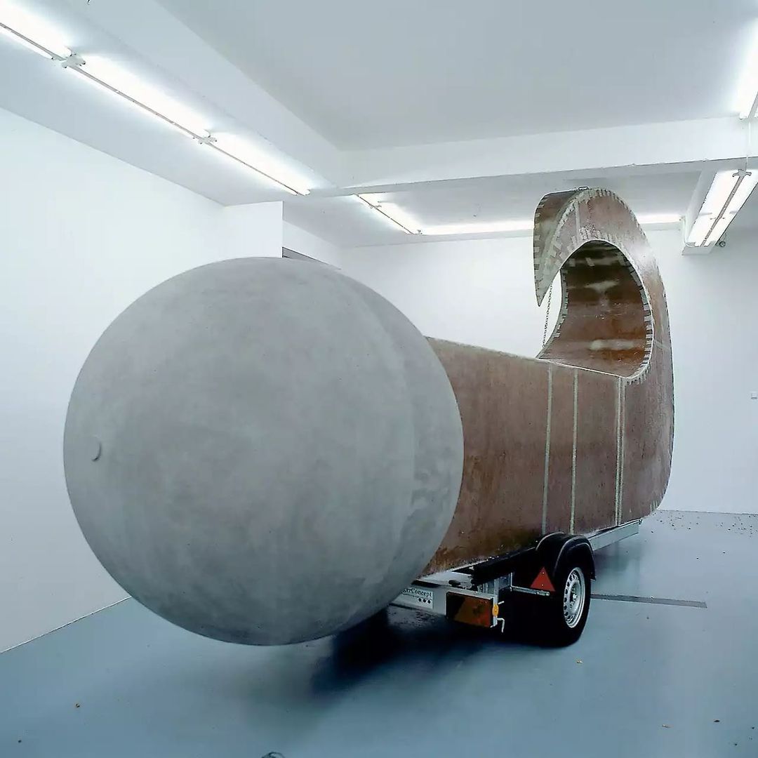 "U" by Michael Sailstorfer