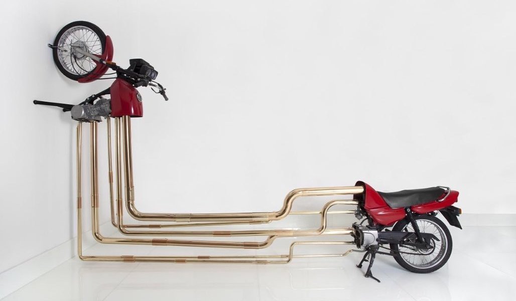 "Globo da Morte" by Tatiana Blass