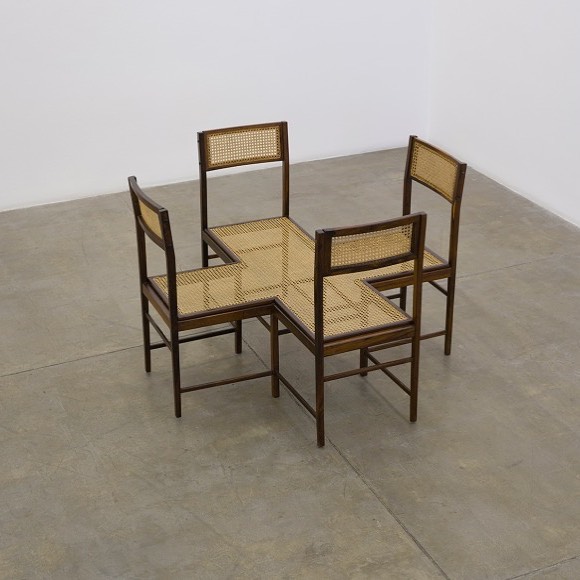 "Lugar Comum" by Valeska Soares