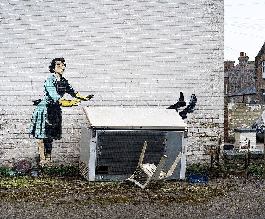 Streetart - "Valentine's Day mascara" by Banksy @ Margate, UK