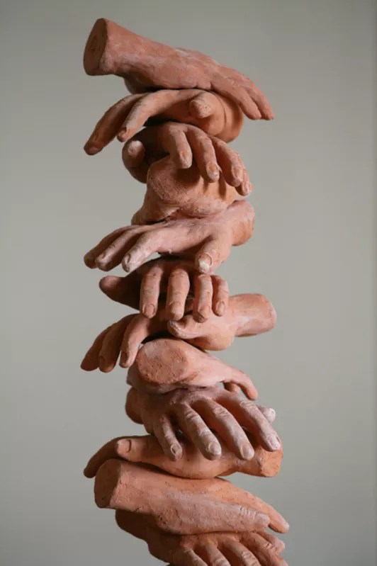 "i manu" by Sislej Xhafa